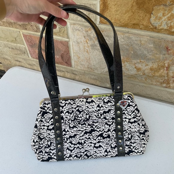 Rare Hold Fast Bat Shoulder Bag Purse Kiss Lock Paisley Halloween - Picture 3 of 15